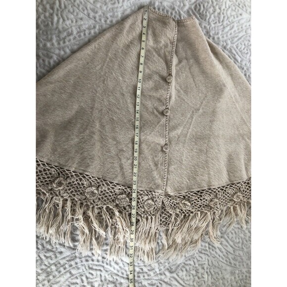 Artesania Celtex Alpaca Poncho OS Beige Flower Crochet Tassel Hand Made in Peru - Picture 12 of 13
